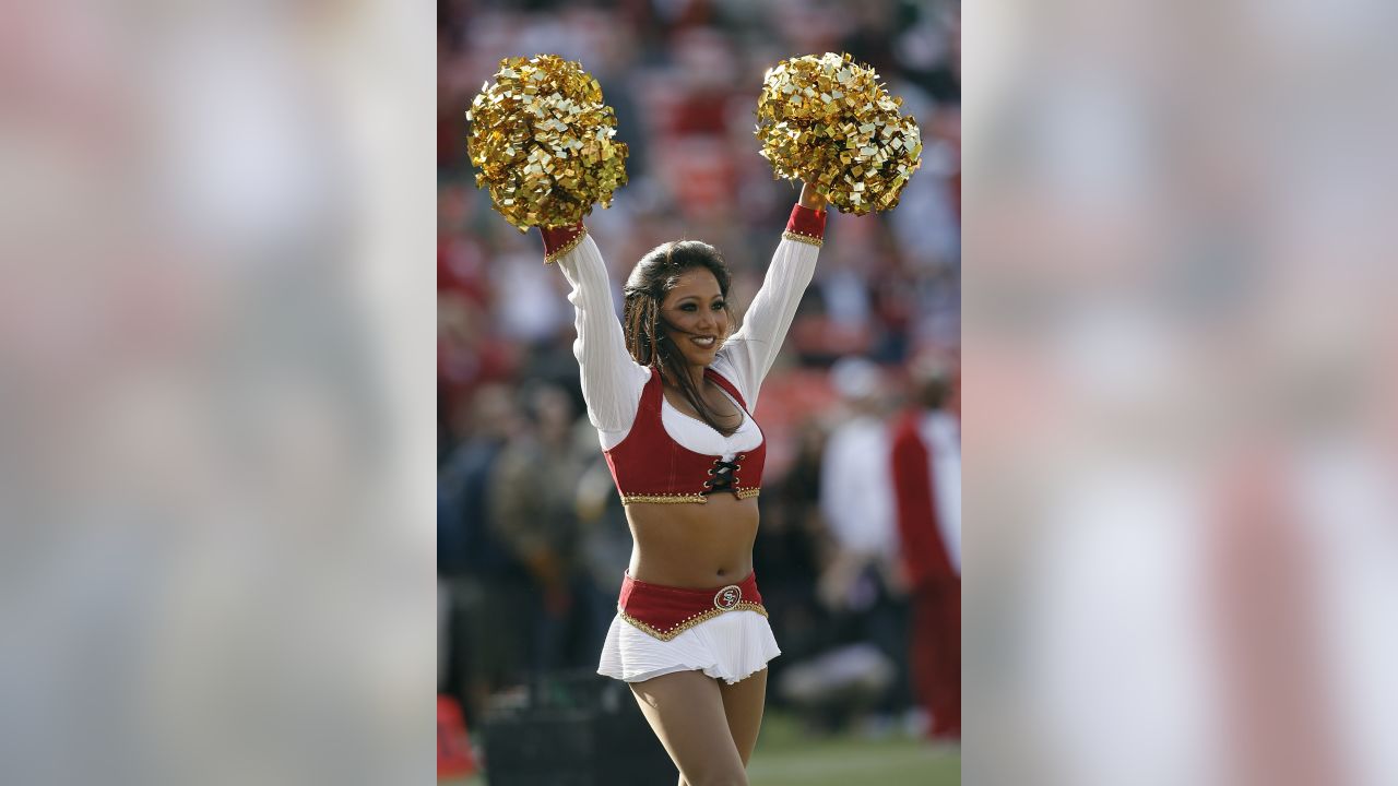 3,154 Washington Redskins Cheerleaders Stock Photos, High-Res Pictures, and  Images - Getty Images