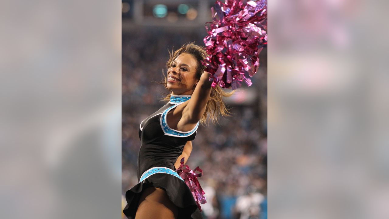 Tennessee Titans cheerleaders perform in the first half of an NFL football  game between the Titans and the Buffalo Bills Sunday, Oct. 6, 2019, in  Nashville, Tenn. (AP Photo/James Kenney Stock Photo 