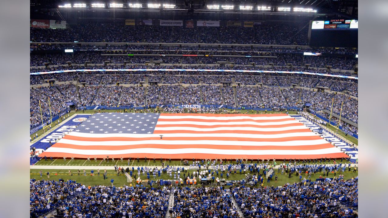 Stars and stripes: Flags at NFL games