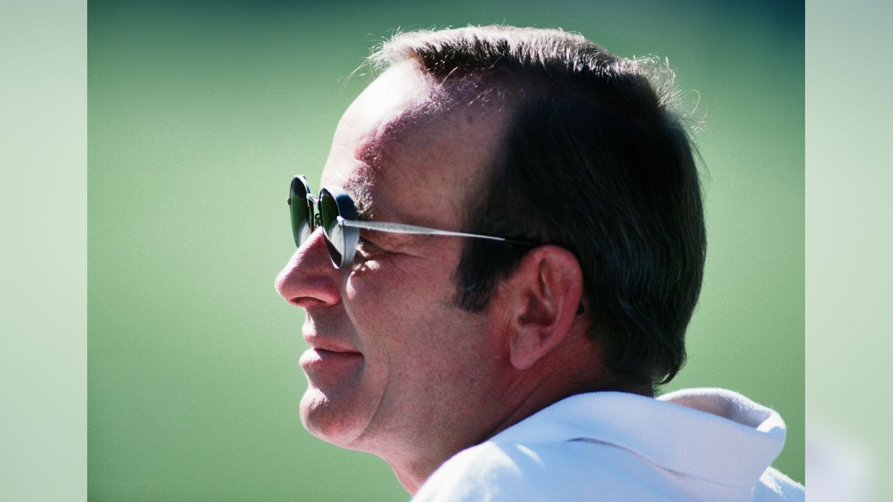 Denver Broncos - With that win, Owner Pat Bowlen moved into fifth place for  most regular-season wins (328) and all-time victories (349) by an NFL  owner.