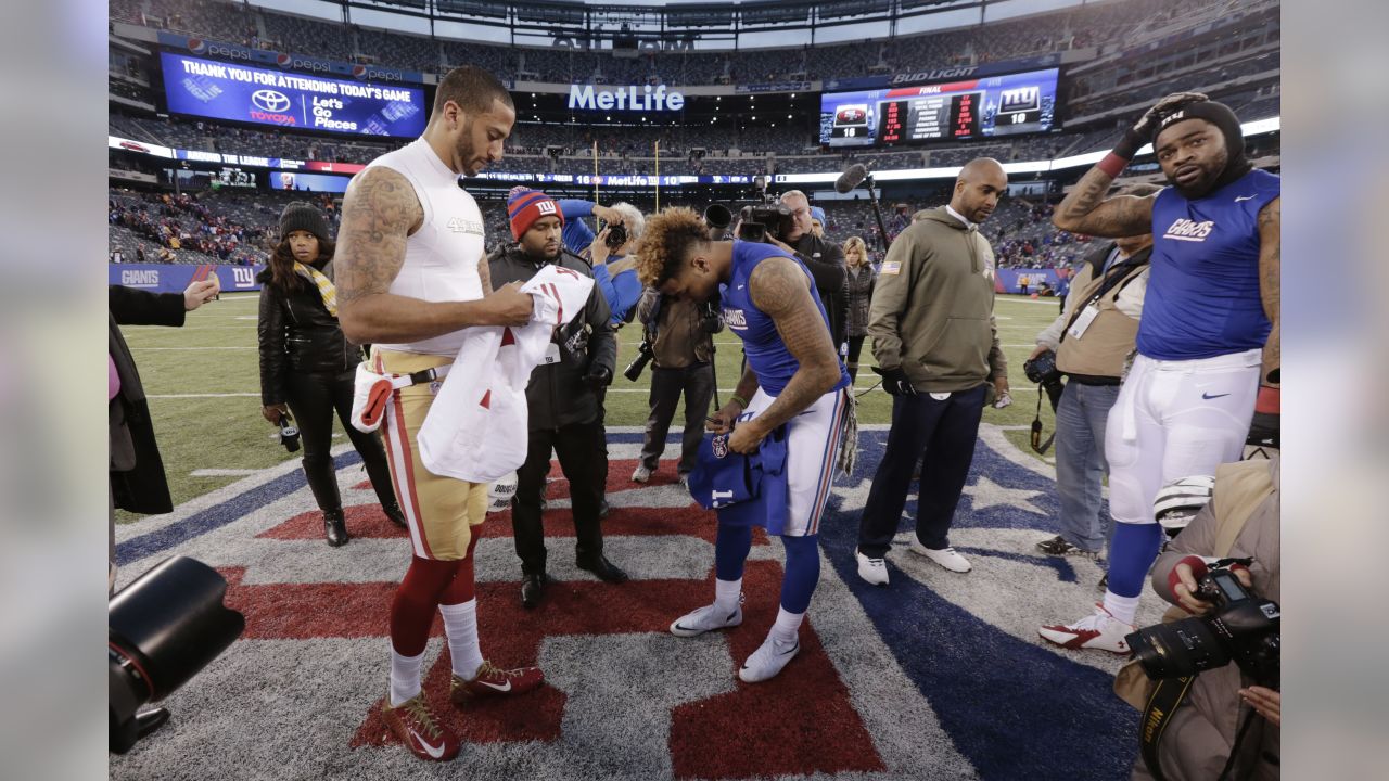 NFL postgame jersey swaps: The game after the game intensifies as players  want high-profile mementos - The Athletic