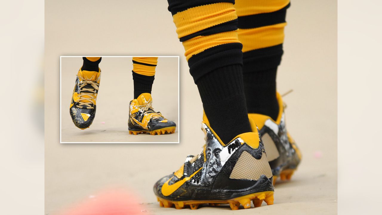 NFL Makes Antonio Brown Remove Muhammad Ali Cleats During Game