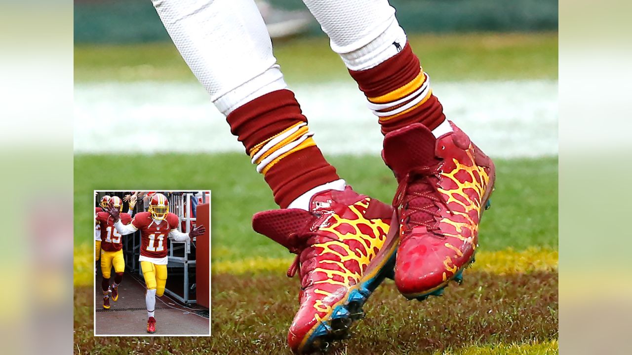 PHOTO: Cam Newton wore custom 'dabbing' cleats vs. Cowboys and they were  awesome