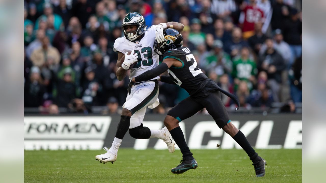 London, UK. 28 October 2018. Eagles fans. Philadelphia Eagles at  Jacksonville Jaguars NFL game at Wembley