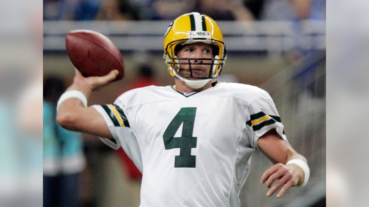 Dec. 20, 2010 - Brett Favre Signed Last Start, TD Pass, NFL Game