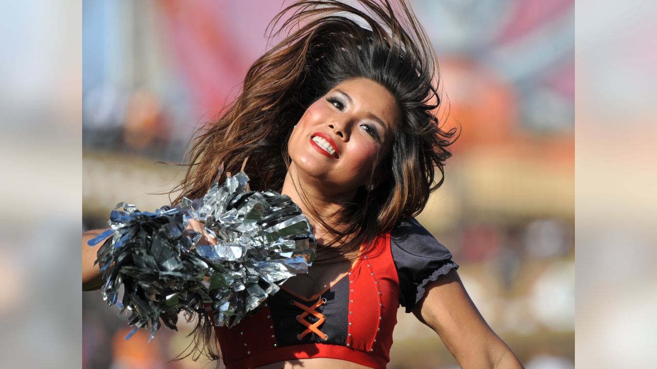 2014 Tampa Bay Buccaneers Cheerleaders: Making the Krewe - Part 2