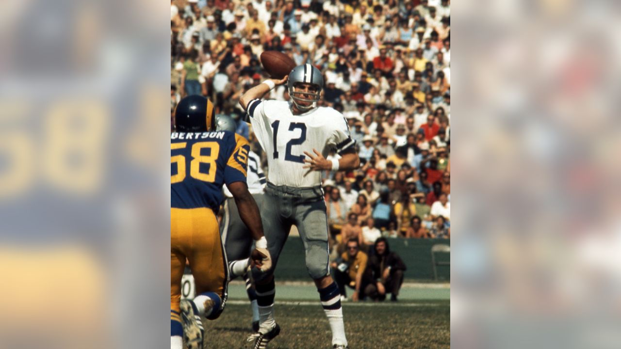 Pittsburgh Steelers' tackle Mean Joe Greene encourages his teammates  during the Super Bowl game against the Minnesota Vikings in Tulane Stadium  in New Orleans, Jan. 13, 1975. The Steelers won, 16-6. (AP