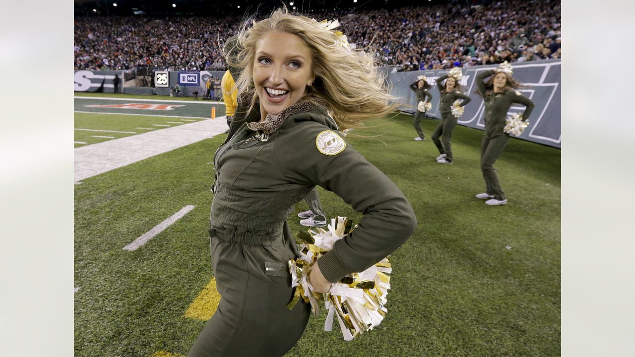 Best of 2016 NFL cheerleaders: Divisional Round