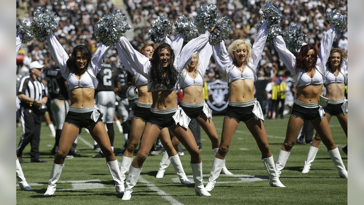 NFL cheerleaders go out with a bang in Week 17 – New York Daily News