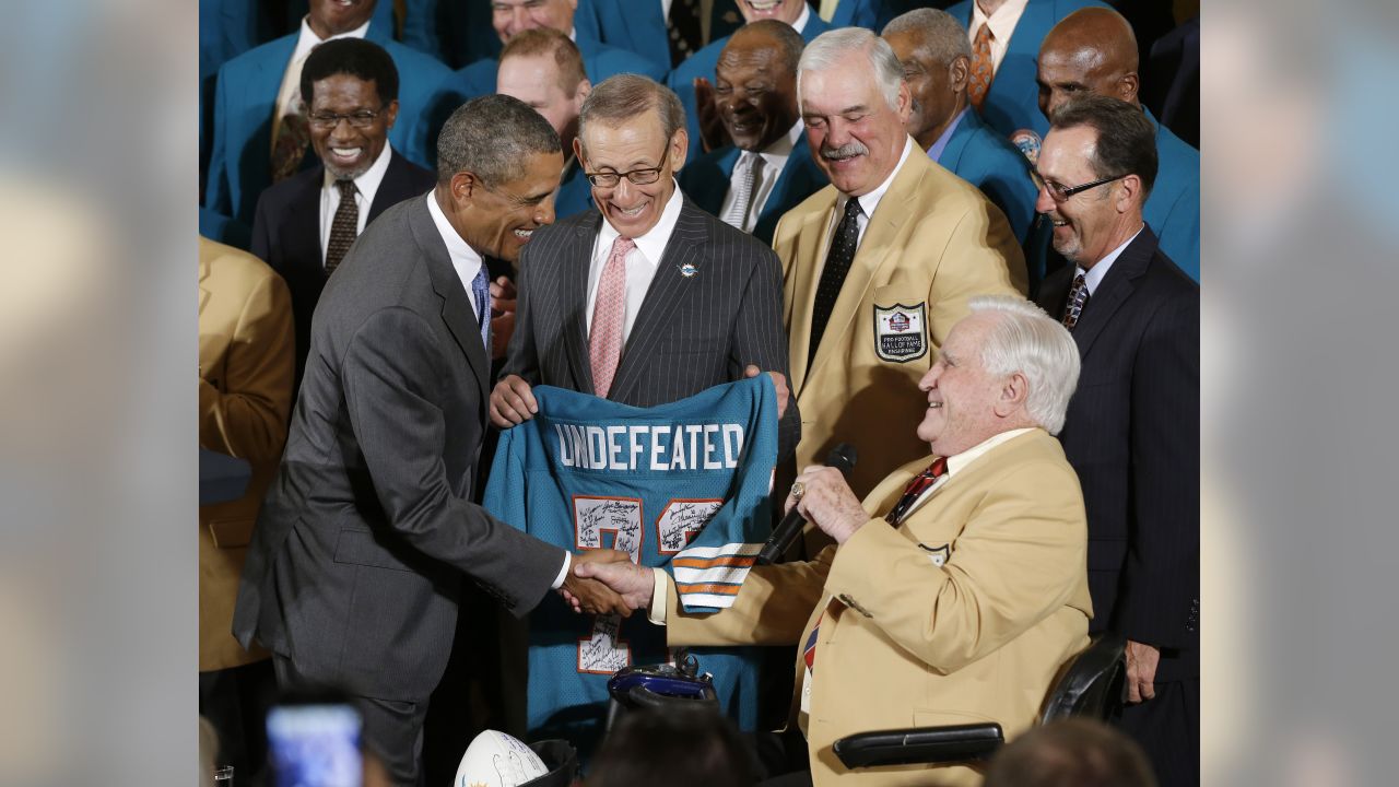 Obama to belatedly honor undefeated 1972 Miami Dolphins – The