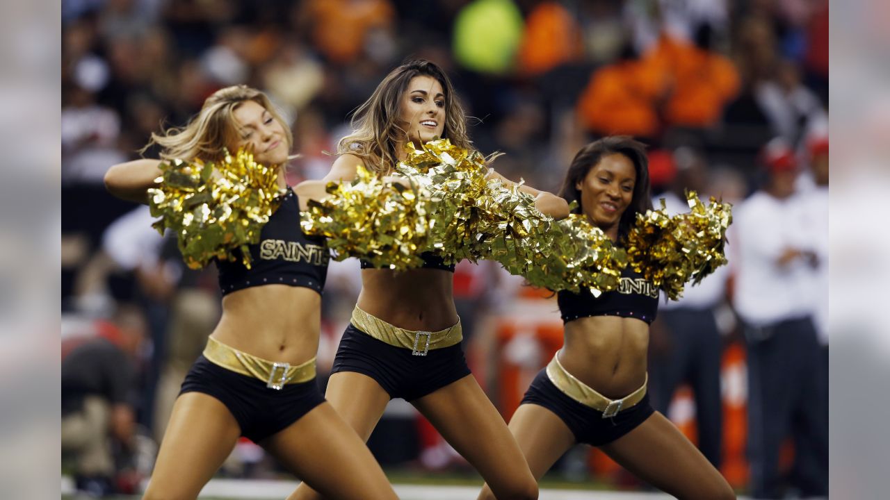 NFL cheerleaders in 2015 season