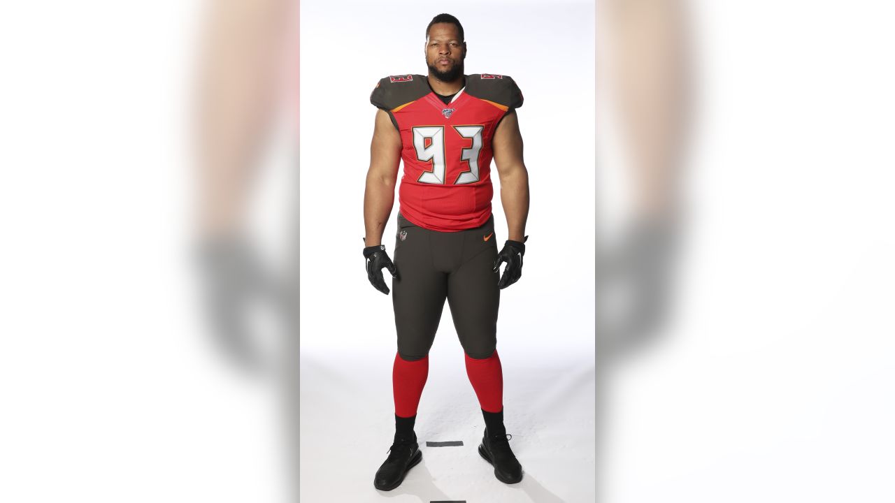 Tampa Bay Buccaneers: Ndamukong Suh to wear number 93