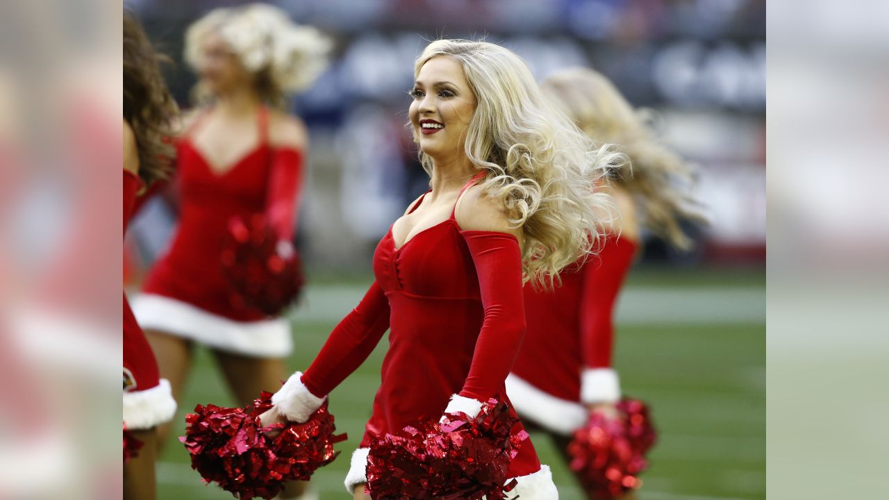 2017 NFL cheerleaders: Week 16