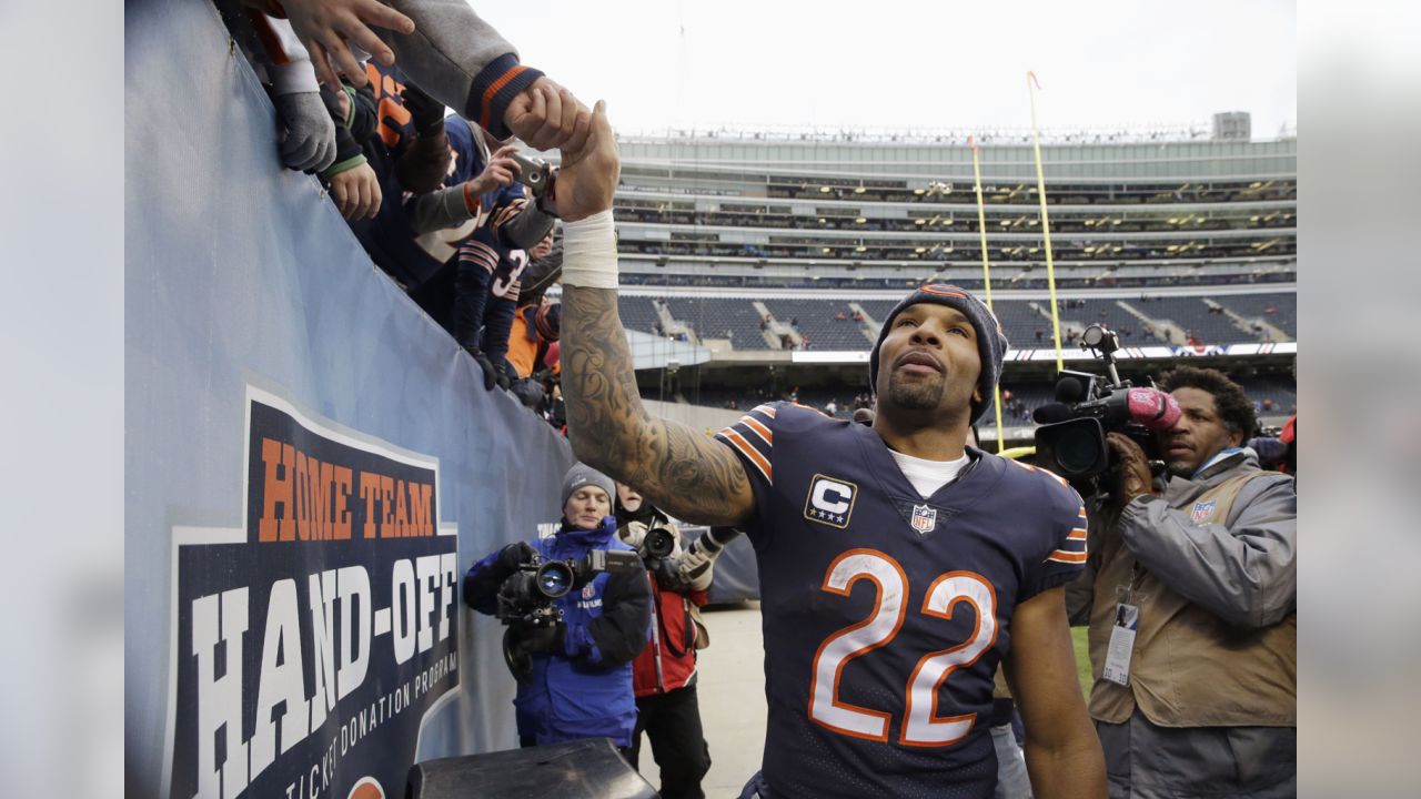 Chicago Bears on X: Here's a photo of RB Matt Forte signing his new 4-year  contract today at Halas Hall. #Bears  / X