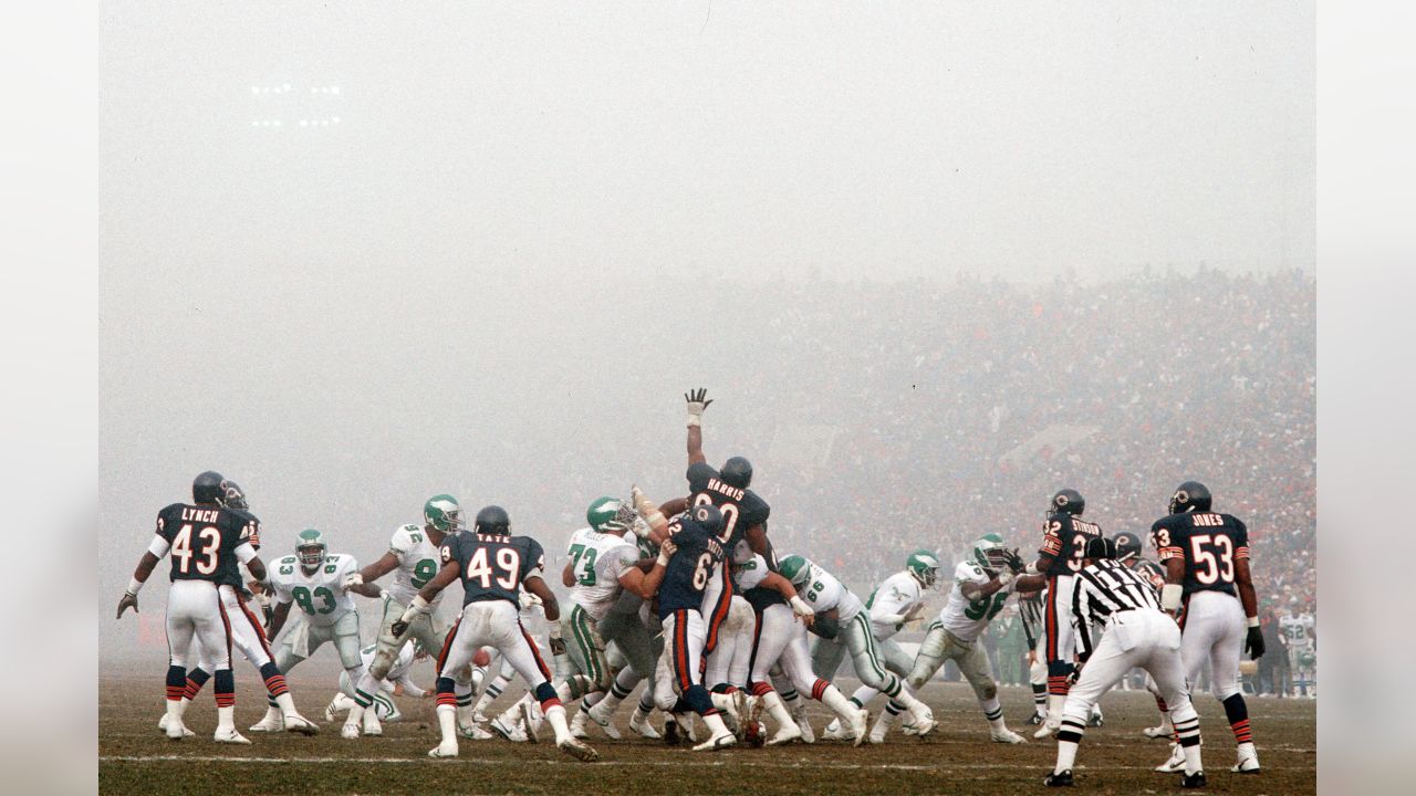 An Eerie Fog Rolls in During the Bears vs. Eagles 1988 Playoff