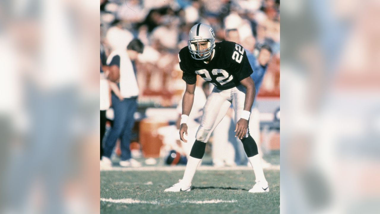 Raiders Overwhelm Steelers in 1983 AFC Divisional Playoff Game