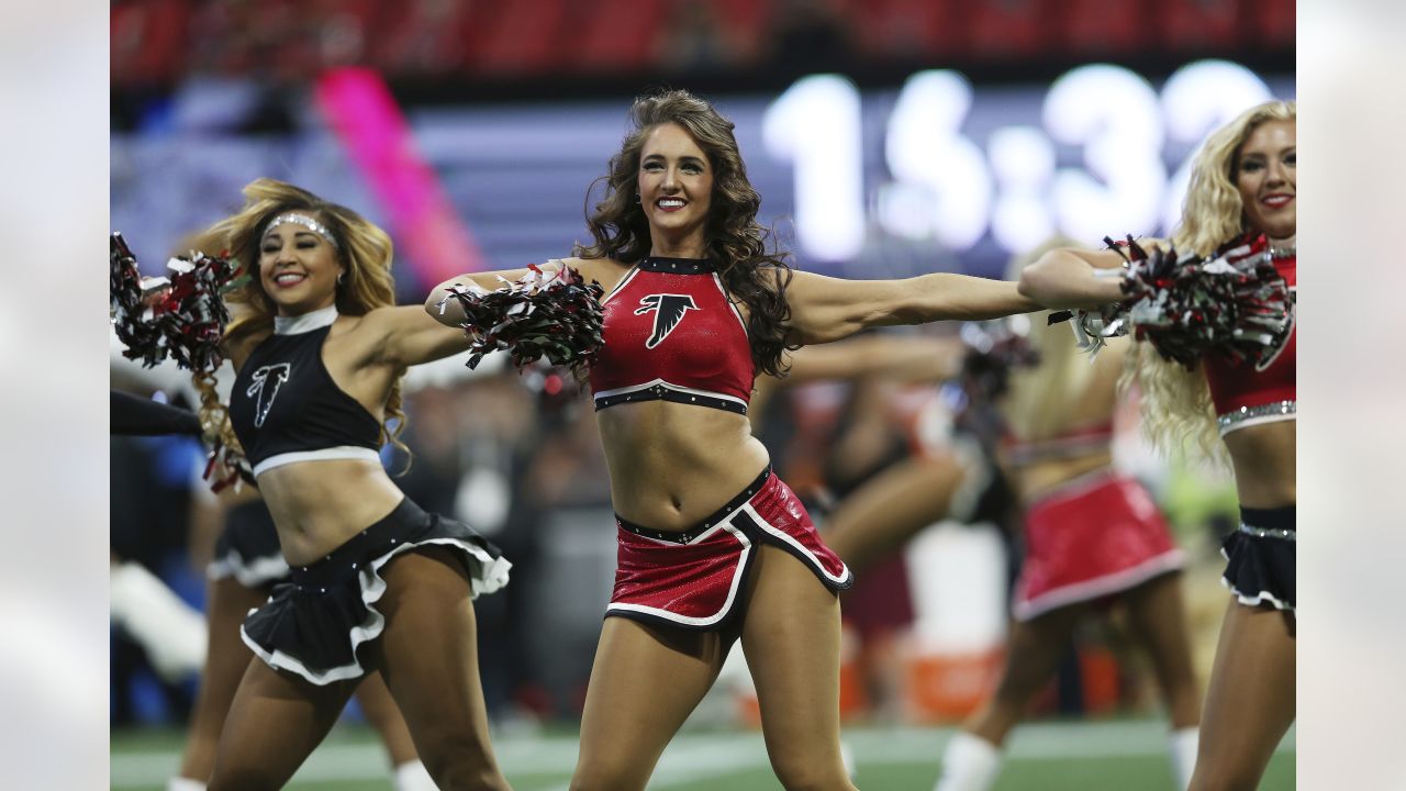 Tampa Bay Buccaneers Cheerleaders Photos from Week 11 – Ultimate