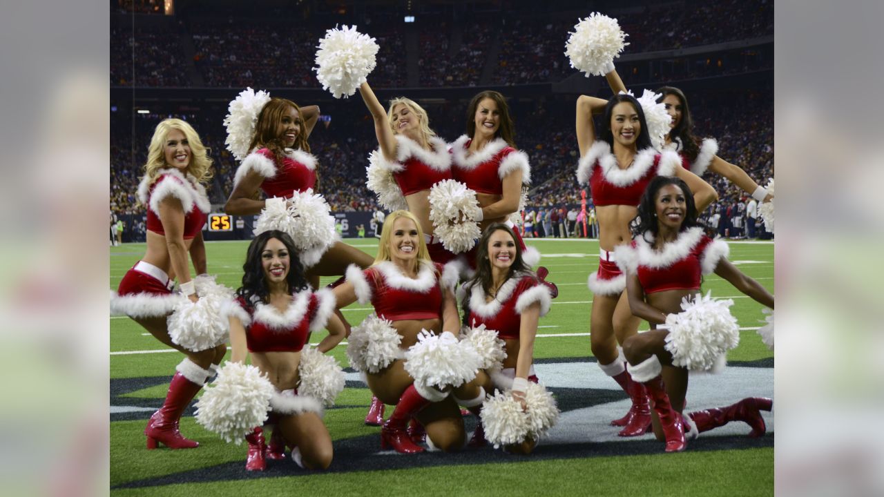 2017 NFL cheerleaders: Week 16