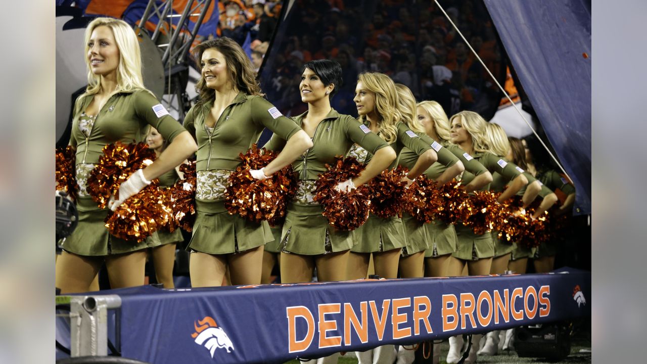 NFL cheerleaders, Week 10