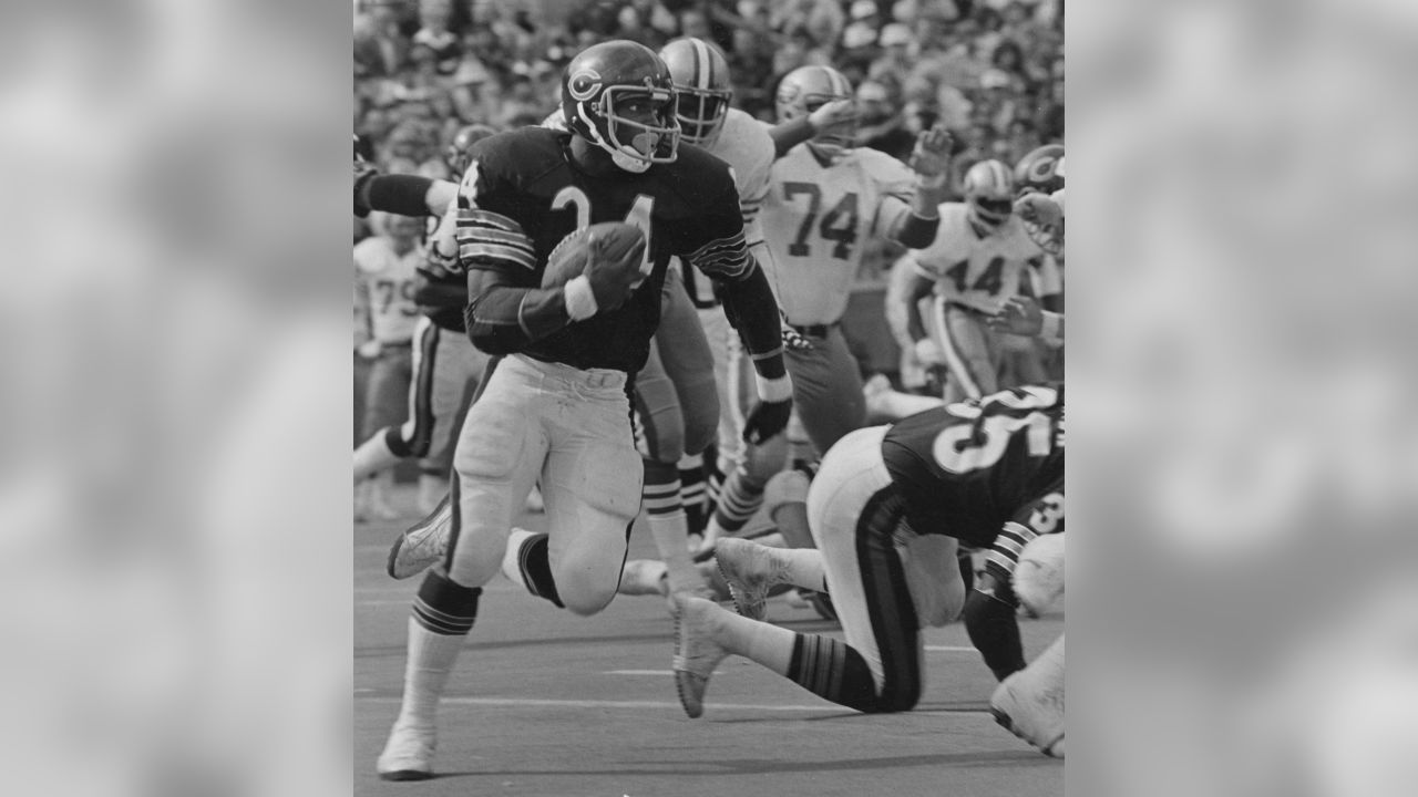 Chicago Bears running back Walter Payton in action during a