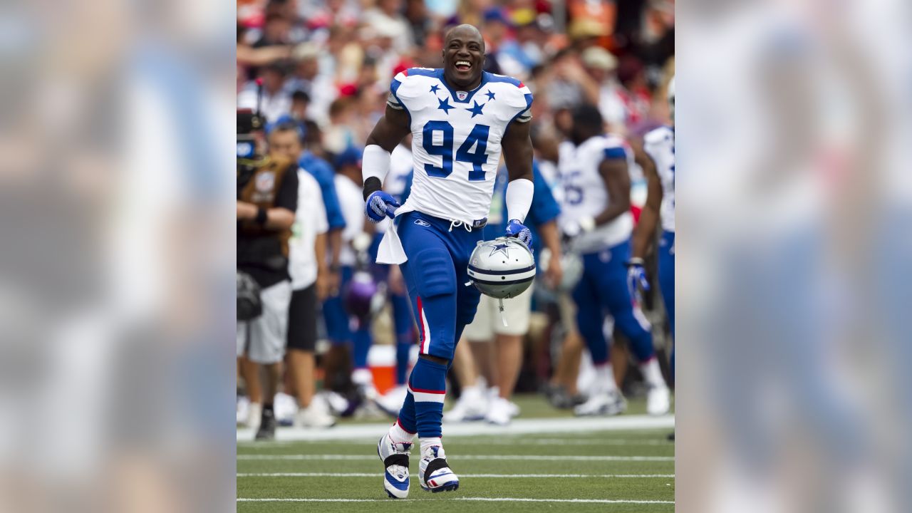 Dallas Cowboys linebacker DeMarcus Ware (94) rushes in first half action in  the NFL - NFC Playoffs football game between the Philadelphia Eagles and Dallas  Cowboys at Cowboys Stadium in Arlington, Texas.