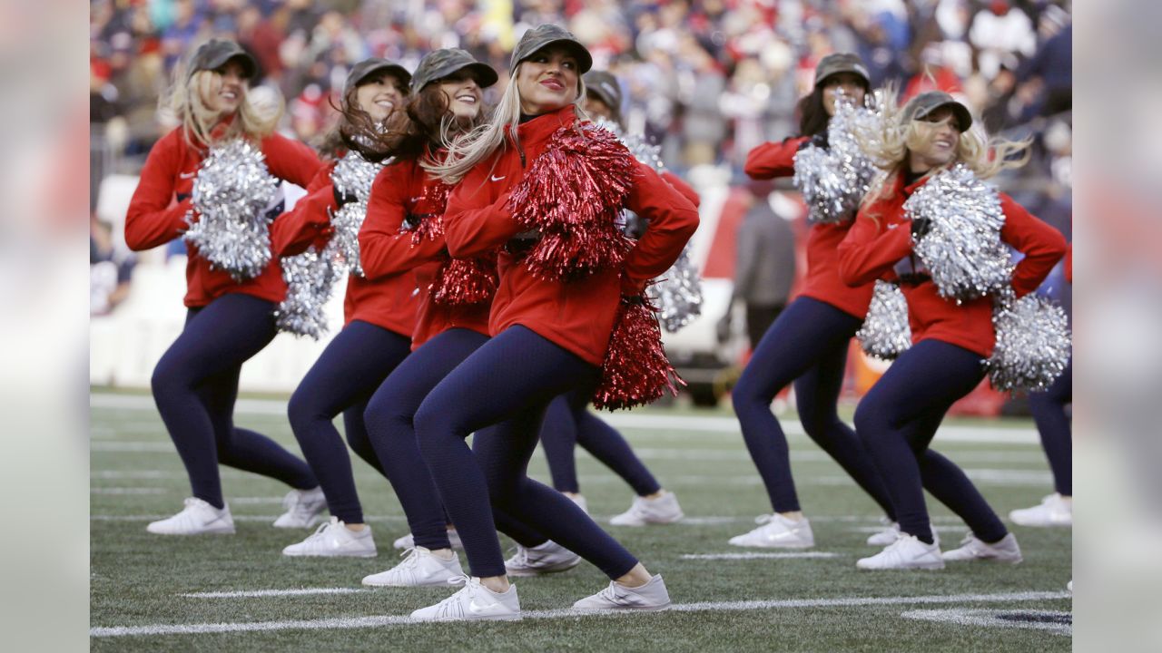 NFL cheerleaders made Week 12 worth watching – New York Daily News