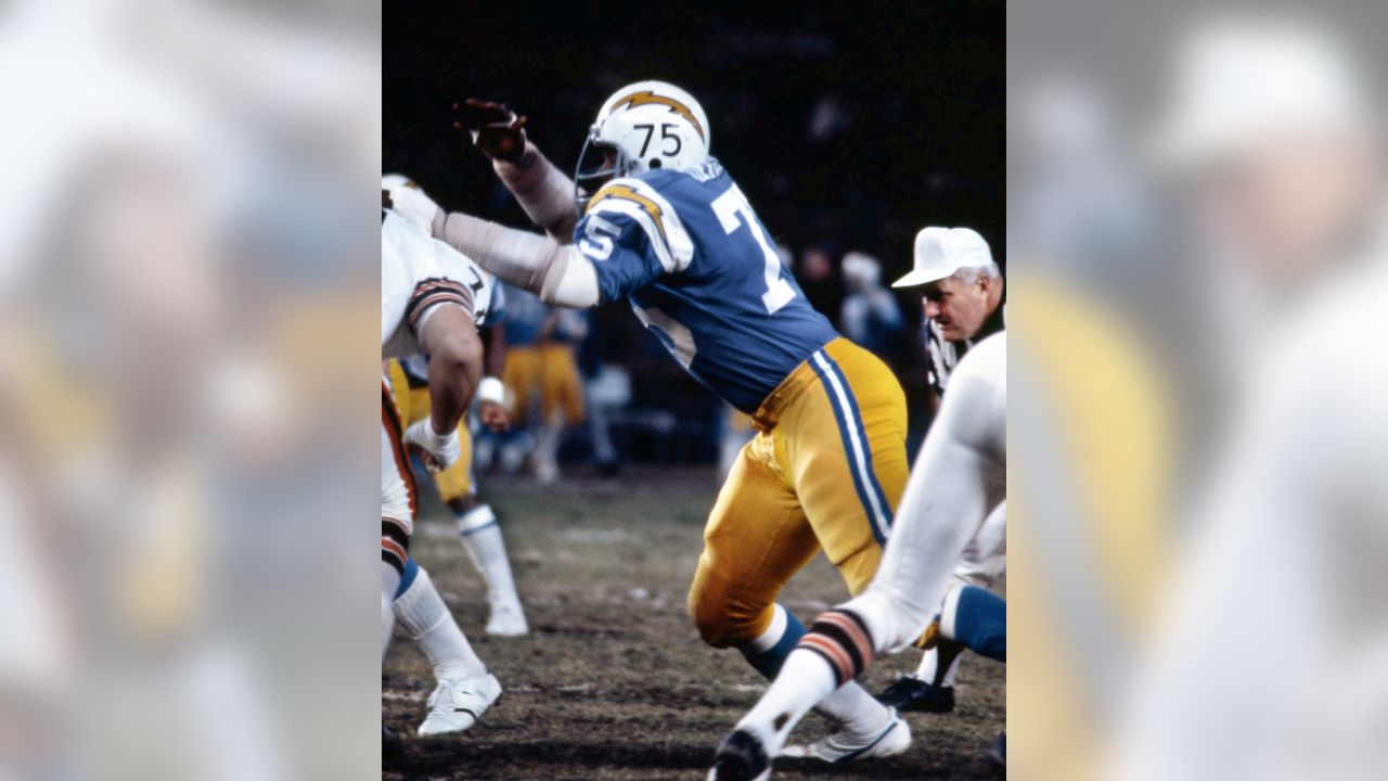 Deacon Jones, Defensive End for the San Diego Chargers, is seen in this 1973  photo. (AP Photo Stock Photo - Alamy