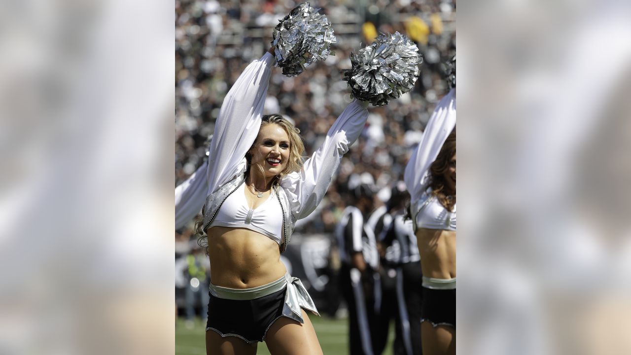 NFL Cheerleaders: Week 2