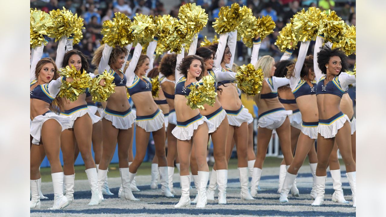 NFL cheerleaders go out with a bang in Week 17 – New York Daily News