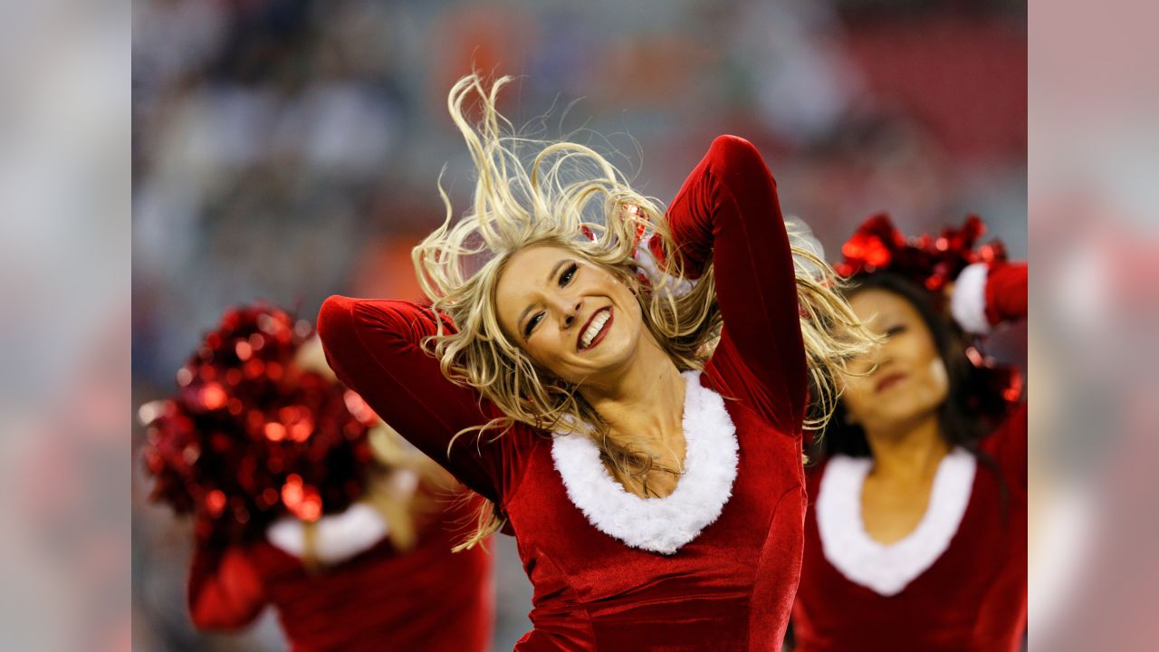 St. Louis Rams cheerleaders entertain the crowds while wearing