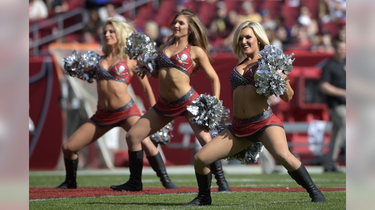 PHOTOS: 2014-15 NFL Cheerleaders