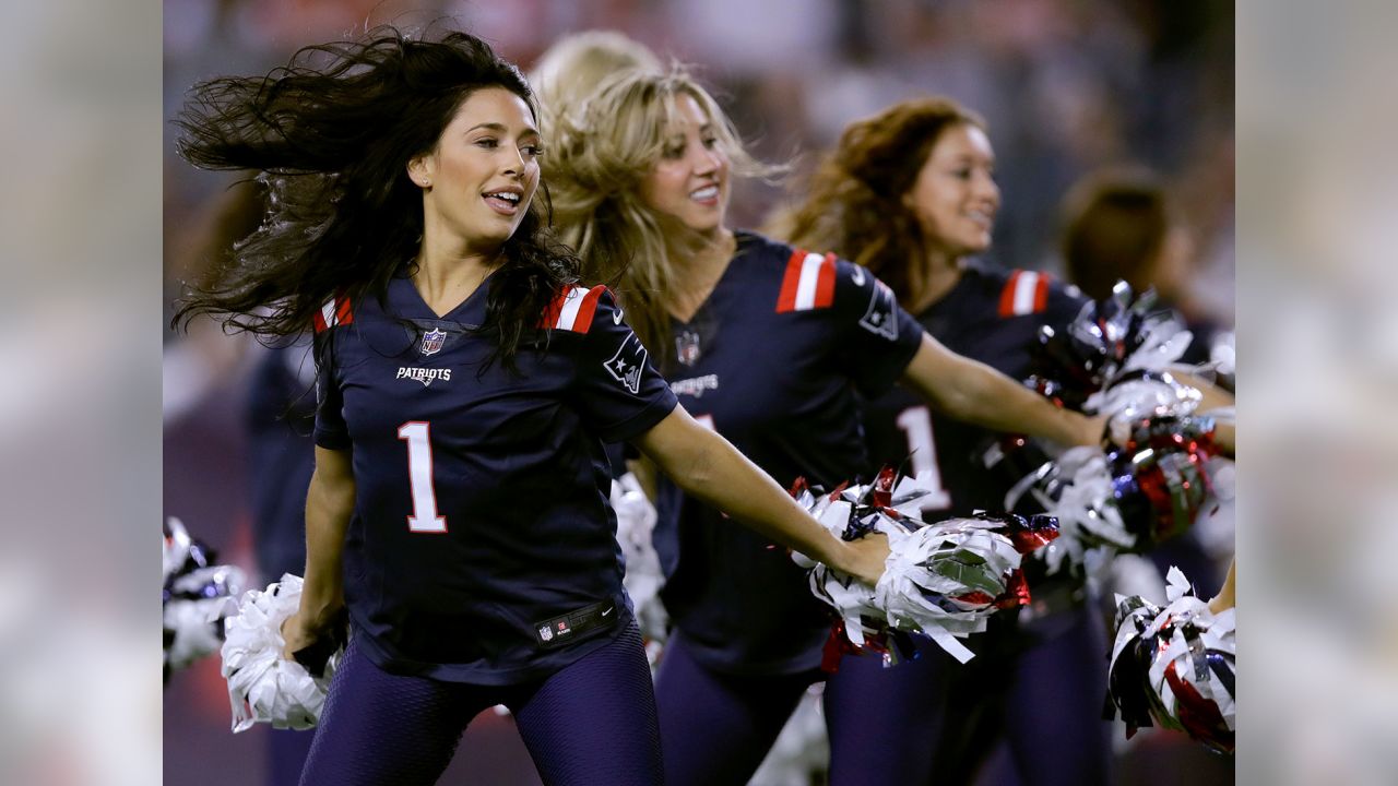 NFL Cheerleaders: Week 5