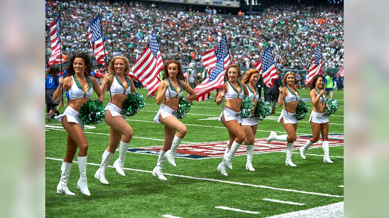 NFL cheerleaders in 2016 season