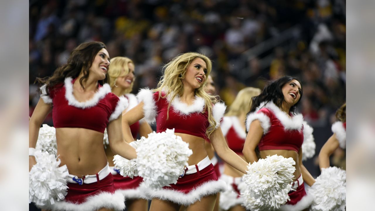 2017 NFL cheerleaders: Week 16