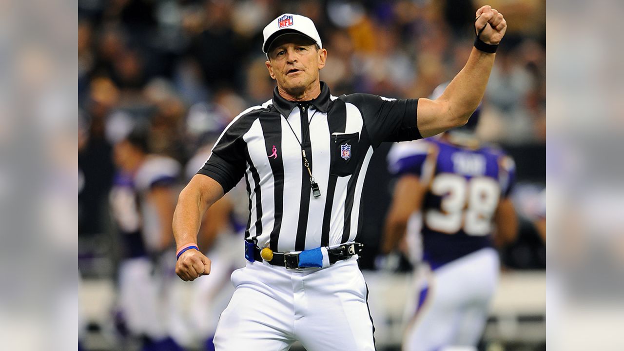 Retired NFL Referee Ed Hochuli Plans on Motor Homing Across the