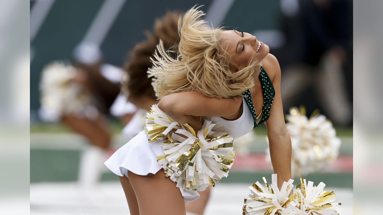 PHOTOS: 2014-15 NFL Cheerleaders