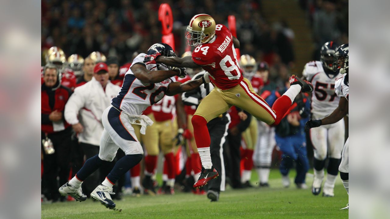 Denver Broncos Wide receiver Brandon Lloyd runs with the football during  their match with the San Francisco 49ers in the International NFL series  match at Wembley Stadium in London on October 31