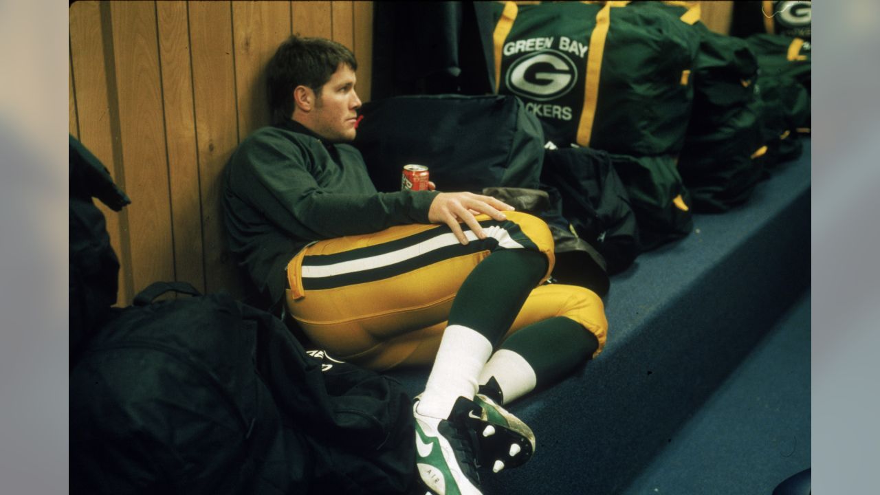 c. 1963: Forrest Gregg of the Green Bay Packers. (Photo by Vernon Biever  for Sports Illustrated) : r/Colorization