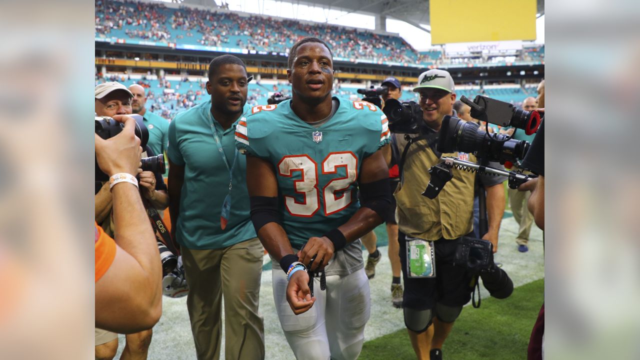 MIAMI MIRACLE: Kenyan Drake, Dolphins Stun Patriots