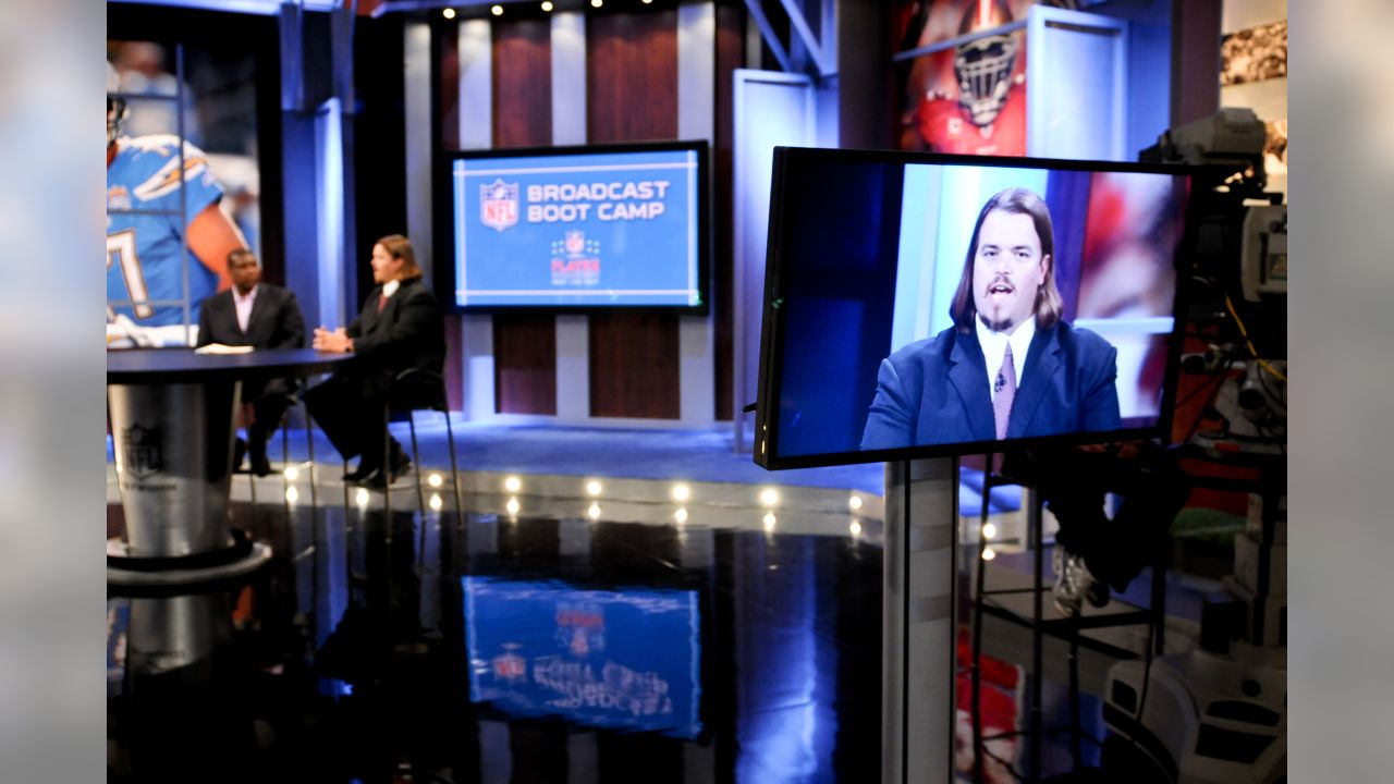 Inside the NFL's Broadcaster Boot Camp – The Hollywood Reporter