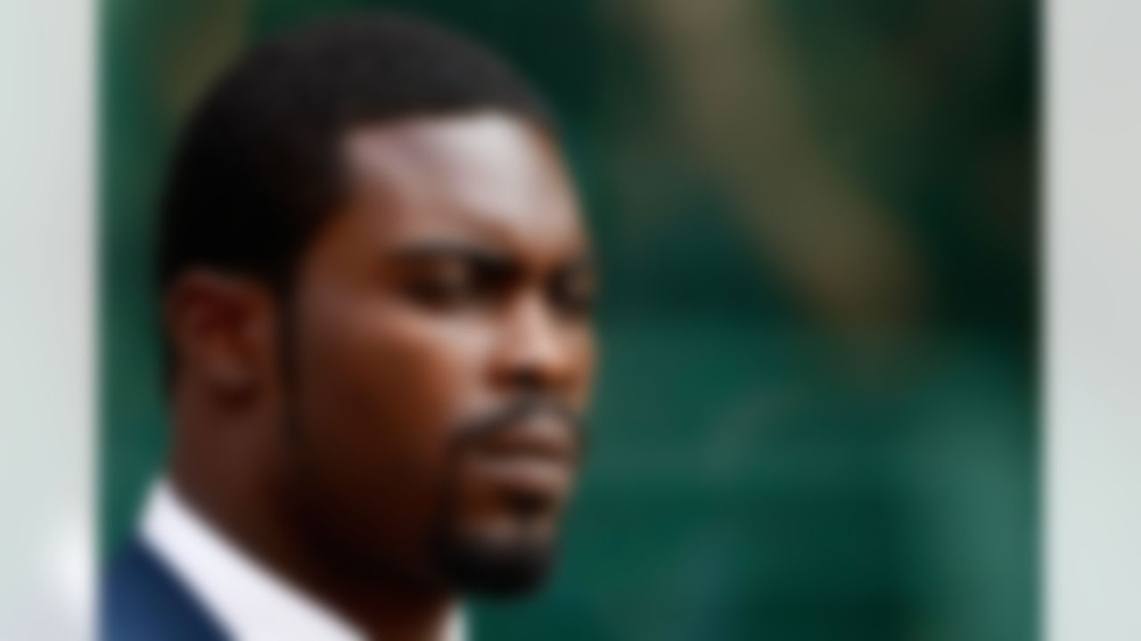 RICHMOND, VA - AUGUST 27: Football star Michael Vick departs federal court August 27, 2007 in Richmond, Virginia. Vick pleaded guilty in court to federal dogfighting conspiracy charges. (Photo by Win McNamee/Getty Images)