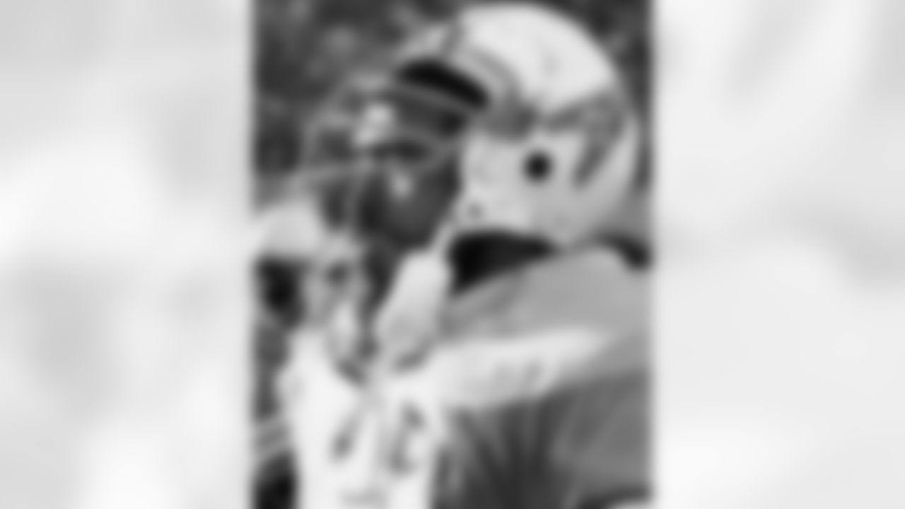 Houston Oilers nose tackle Curley Culp (78) sits on the bench during the AFC Divisional Playoff, a 17-14 victory over the San Diego Chargers on December 29, 1979, at San Diego Stadium in San Diego, California. (National Football League)