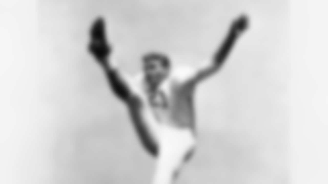 Hardy might have had the most dramatic up-and-down start to a season. In the 1950 season opener, Hardy had arguably the worst day a quarterback ever had (and that's saying something given the likes of Ryan Leaf and JaMarcus Russell once roamed the pro gridiron). Hardy threw eight interceptions in a 45-7 loss for his Chicago Cardinals against the defending NFL champion Philadelphia Eagles. The next week, Hardy threw six touchdown passes in a 55-13 win for the Cardinals over the Baltimore Colts. At the time, it tied an NFL record for most touchdown passes in a game with Sammy Baugh and Johnny Lujack.