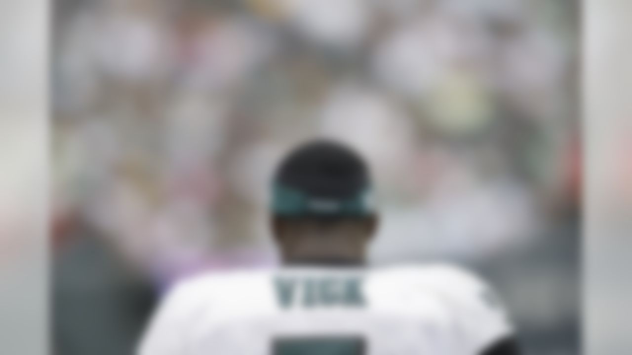 Philadelphia Eagles quarterback Michael Vick during an NFL football game against the Kansas City Chiefs, Sunday, Sept. 27, 2009, in Philadelphia. (AP Photo/Matt Slocum)