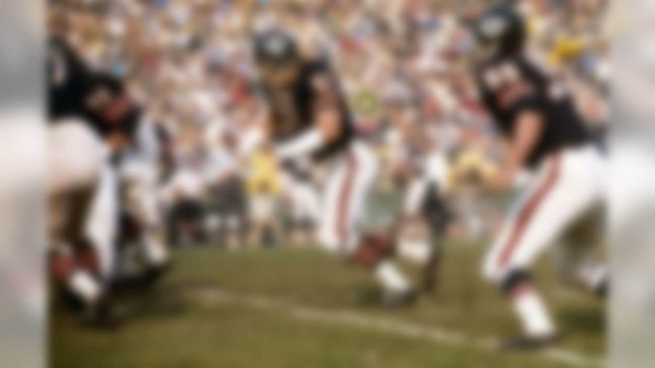 Chicago Bears Hall of Fame linebacker Dick Butkus pursues the ball carrier during a game against the Los Angeles Rams. (National Football League)