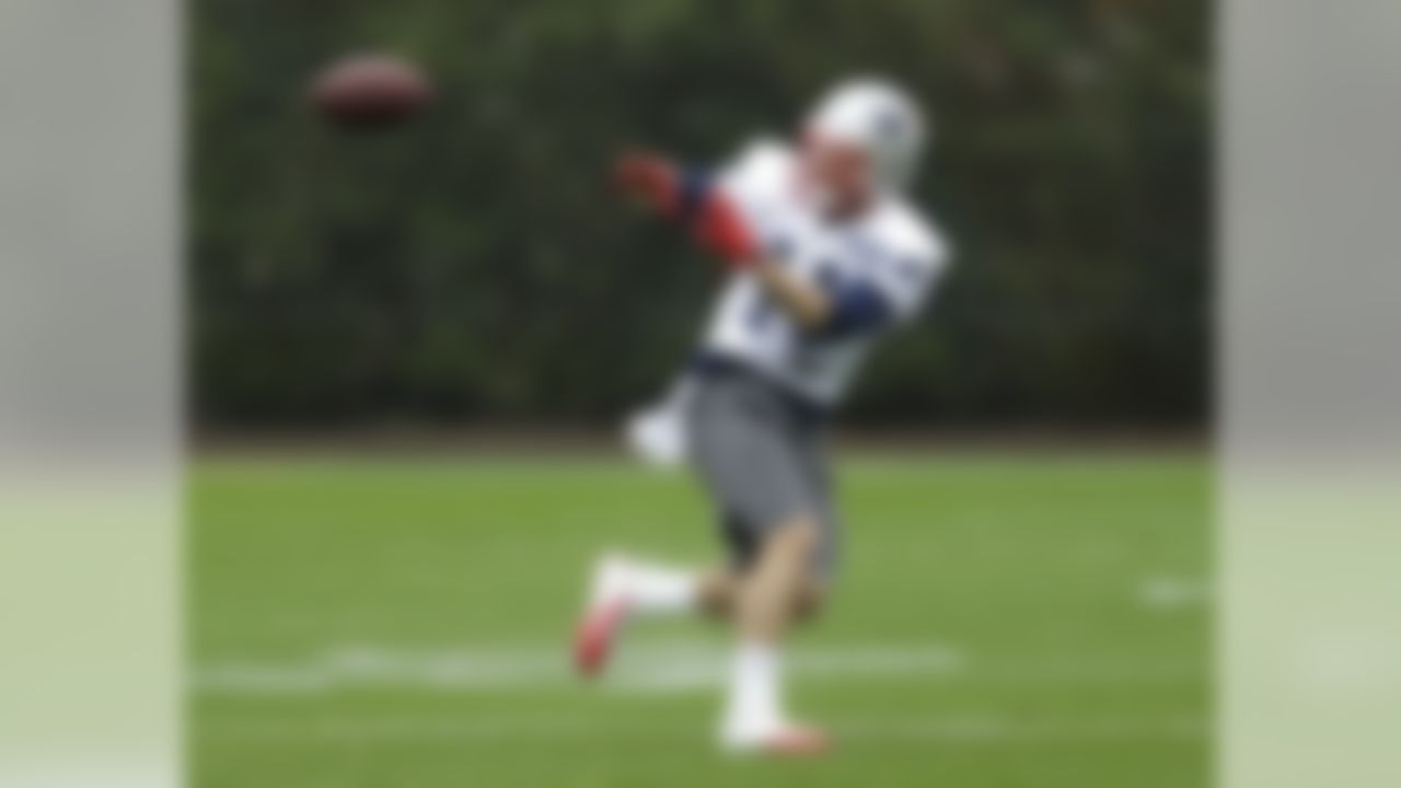 New England Patriots wide receiver Julian Edelman catches a pass during practice Friday, Jan. 30, 2015, in Tempe, Ariz. The Patriots play the Seattle Seahawks in NFL football Super Bowl XLIX Sunday, Feb. 1. (AP Photo/Mark Humphrey)