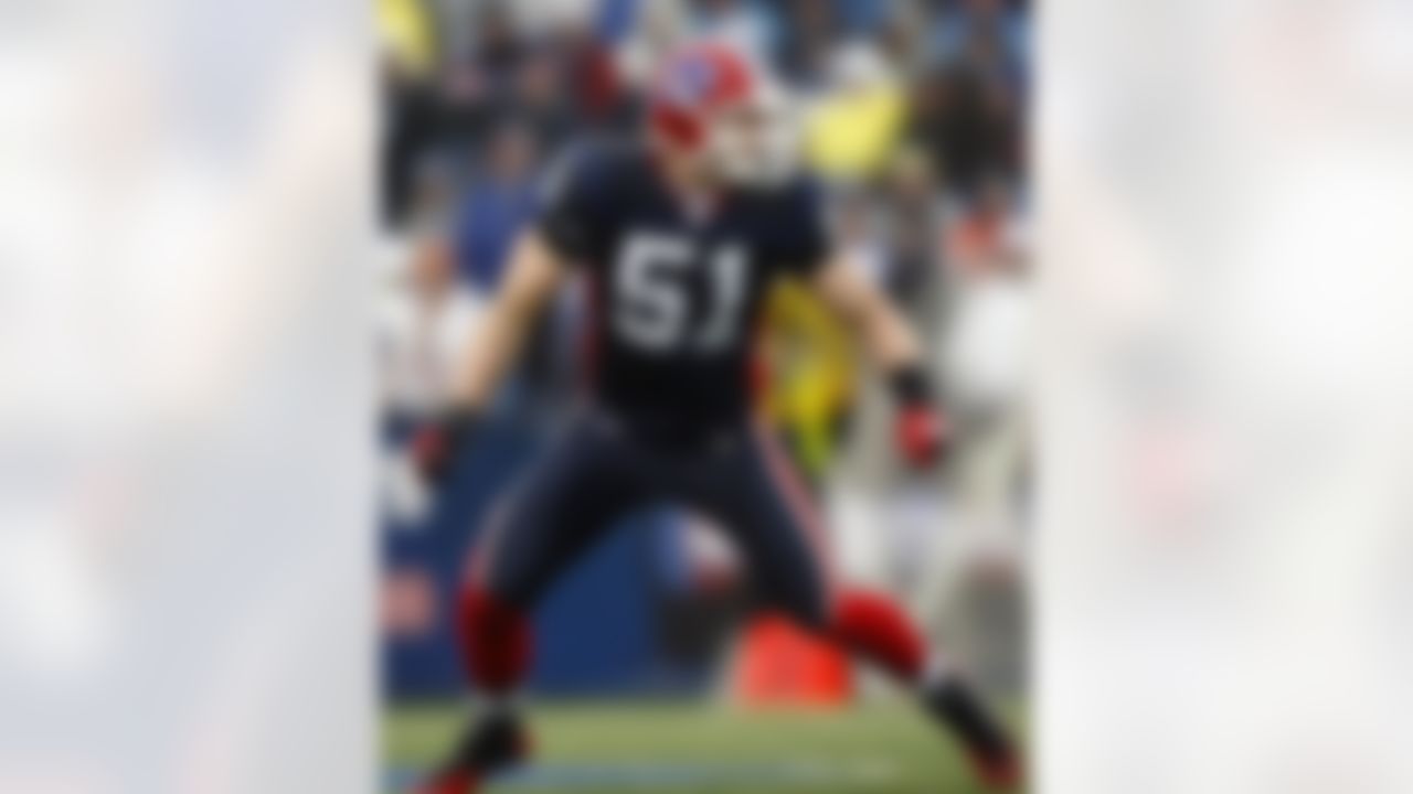 A smart 4-3 middle linebacker who has also played in a 3-4 scheme. Posluszny can pick up a system quickly and should be ready to lead a defense in a short period of time. He has missed 19 games in his four-year career, but was in on 150 tackles and two sacks in 14 games this past season.