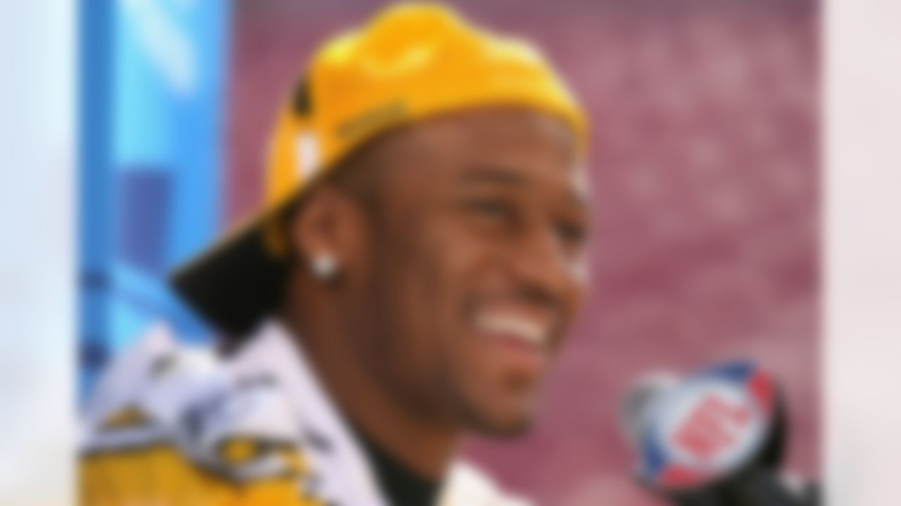 TAMPA, FL - JANUARY 27: Running back Willie Parker #39 of the Pittsburgh Steelers speaks with the media during the AFC Media Day at Raymond James Stadium on January 27, 2009 in Tampa, Florida. (Photo by Doug Benc/Getty Images)
