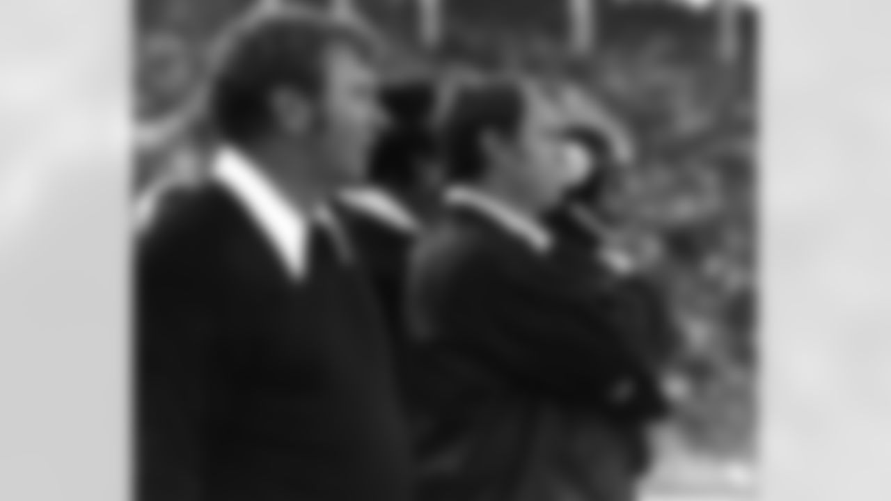Pittsburgh Steelers coach Chuck Noll, arms crossed, on the sidelines as the Steelers defeated the Dallas Cowboys 21 to17 in Super Bowl X on Jan. 18, 1976 at the Orange Bowl in Miami. (National Football League)