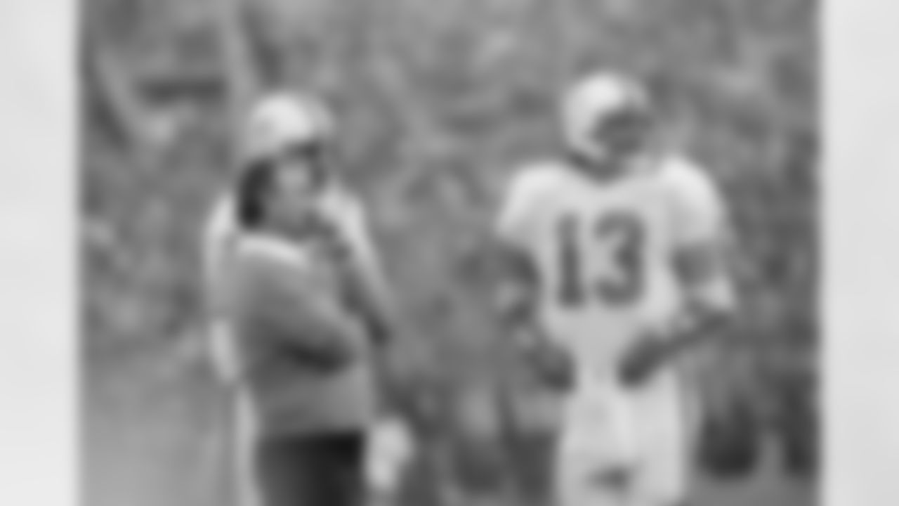 Miami Dolphins coach Don Shula discusses with quarterback Dan Marino (13) and reserve quarterback Don Strock (10) during Super Bowl XIX at Stanford Stadium in Stanford, CA on January 20, 1985. (Associated Press)